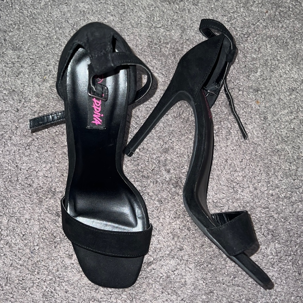 Open toe Pumps